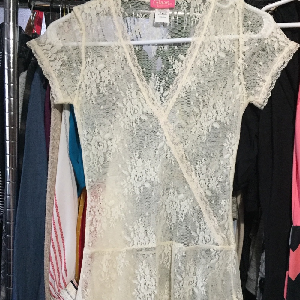 Sheer lace top, long design, pretty vintage look!